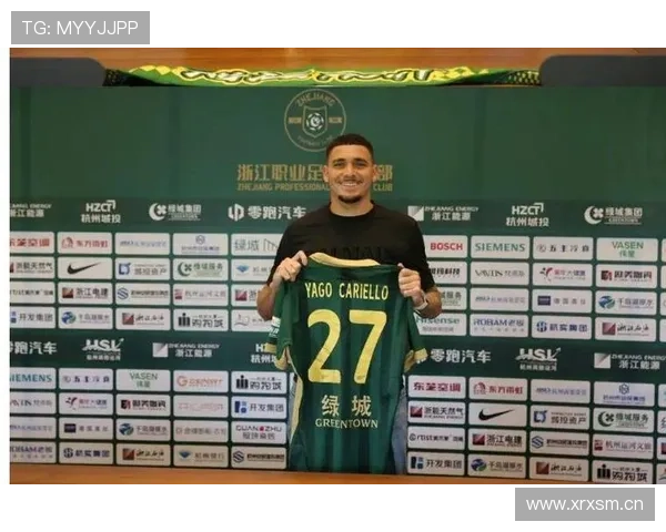 球队新赛季备战全面启动主帅谈引援与阵容磨合进展目标直指佳绩